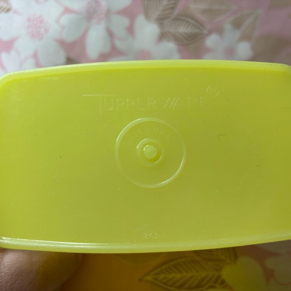 Tupperware Bright Yellow Storage Container - Picture 5 of 7